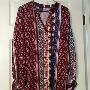 Womans Flower Tunic, Button sleeves.